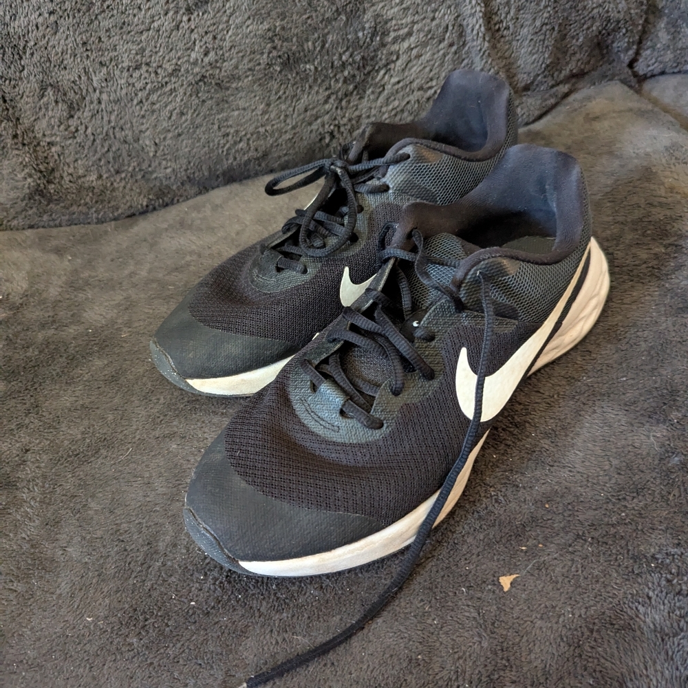 Nike Black Sneakers